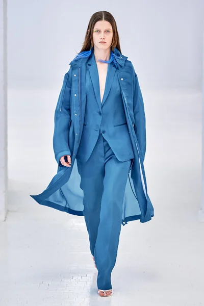 Look 32